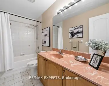 62 Colonial Cres Oak Ridges Lake Wilcox, Richmond Hill 3 beds 4 baths 1 garage $1.08M
