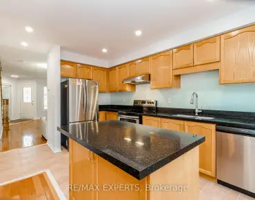 
40 Oakdale Rd <a href='https://luckyalan.com/community.php?community=Vaughan:Maple'>Maple, Vaughan</a> 4 beds 4 baths 2 garage $1.397M
