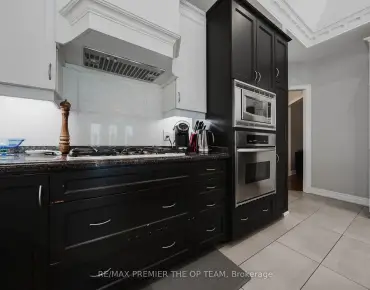 131 Legnano Cres <a href='https://luckyalan.com/community.php?community=Vaughan:Vellore Village'>Vellore Village, Vaughan</a> 3 beds 4 baths 1 garage $995K