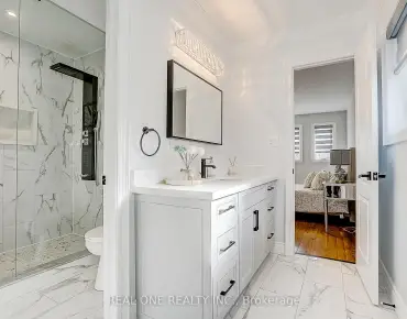 8 Nipigon Ave <a href='https://luckyalan.com/community.php?community=Markham:Berczy'>Berczy, Markham</a> 6 beds 7 baths 2 garage $2.15M