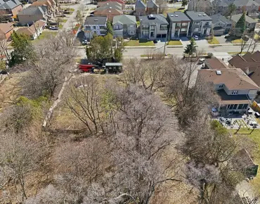 
36 Hallmark Crt <a href='https://luckyalan.com/community.php?community=Vaughan:Crestwood-Springfarm-Yorkhill'>Crestwood-Springfarm-Yorkhill, Vaughan</a> 3 beds 4 baths 2 garage $1.44M
