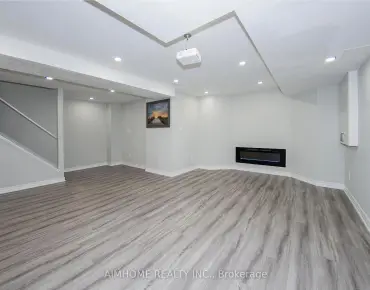 118 Emery Hill Blvd <a href='https://luckyalan.com/community.php?community=Markham:Berczy'>Berczy, Markham</a> 3 beds 3 baths 1 garage $900K
