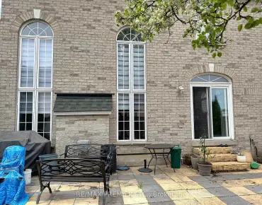 92 Rejane Cres <a href='https://luckyalan.com/community.php?community=Vaughan:Crestwood-Springfarm-Yorkhill'>Crestwood-Springfarm-Yorkhill, Vaughan</a> 3 beds 3 baths 1 garage $899.999K