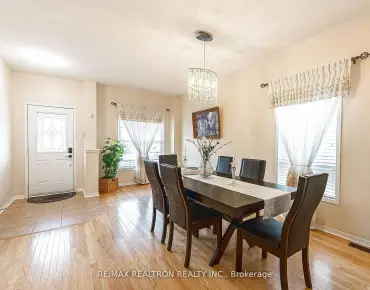 31 Naughton Dr Westbrook, Richmond Hill 4 beds 5 baths 3 garage $2.3M