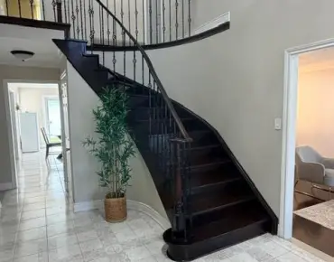 61 Sorrell Cres Milliken Mills East, Markham 3 beds 3 baths garage $898K