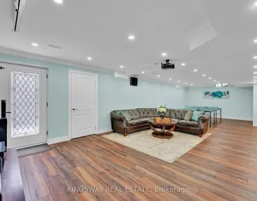 19 Blyth St <a href='https://luckyalan.com/community_CN.php?community=Richmond Hill:Oak Ridges'>Oak Ridges, Richmond Hill</a> 4 beds 6 baths 3 garage $2.78M