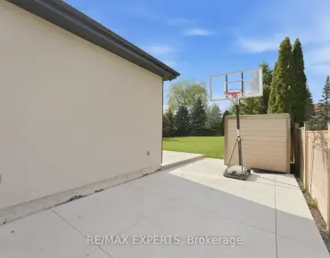 
147 Lady Nadia Dr <a href='https://luckyalan.com/community.php?community=Vaughan:Maple'>Maple, Vaughan</a> 5 beds 6 baths 3 garage $2.999M