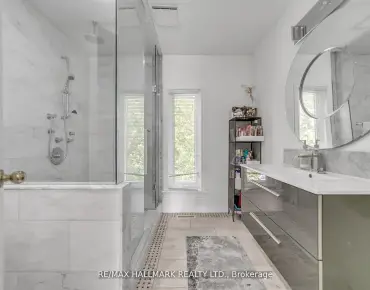 10 Hawthorne Ln Aurora Village, Aurora 4 beds 3 baths 2 garage $1.799M