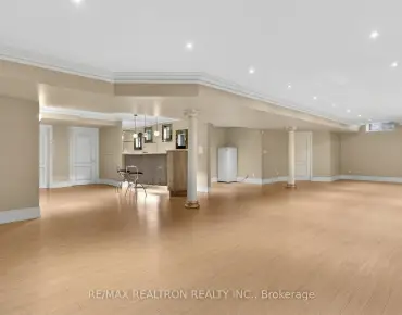 
147 Lady Nadia Dr <a href='https://luckyalan.com/community.php?community=Vaughan:Maple'>Maple, Vaughan</a> 5 beds 6 baths 3 garage $2.999M