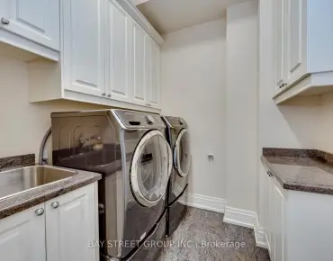 39 Jocada Crt <a href='https://luckyalan.com/community.php?community=Richmond Hill:Oak Ridges'>Oak Ridges, Richmond Hill</a> 4 beds 5 baths 2 garage $1.589M