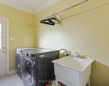 
28 Summer Mist Cres <a href='https://luckyalan.com/community.php?community=Markham:Cachet'>Cachet, Markham</a> 4 beds 4 baths 1 garage $1.188M