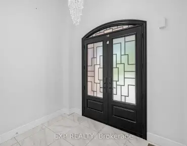 175 Medallion Blvd <a href='https://luckyalan.com/community.php?community=Vaughan:West Woodbridge'>West Woodbridge, Vaughan</a> 3 beds 3 baths 2 garage $1.349M