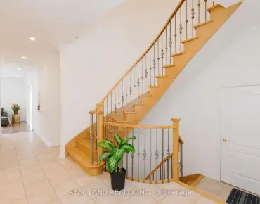 5 Rochester Hill St <a href='https://luckyalan.com/community.php?community=Richmond Hill:Devonsleigh'>Devonsleigh, Richmond Hill</a> 4 beds 5 baths 2 garage $1.6M