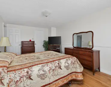 99 Carlson Dr Gorham-College Manor, Newmarket 5 beds 4 baths 2 garage $1.299M