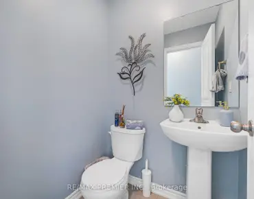 110 Foxfield Cres <a href='https://luckyalan.com/community.php?community=Vaughan:Patterson'>Patterson, Vaughan</a> 3 beds 4 baths 1 garage $968K
