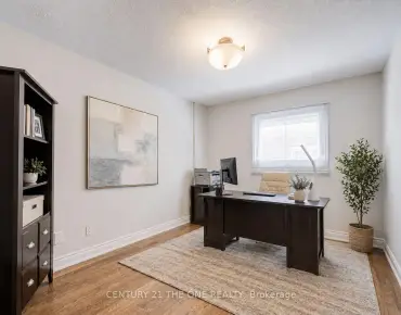 
25 Helliwell Cres Oak Ridges Lake Wilcox, Richmond Hill 3 beds 3 baths 1 garage $998K