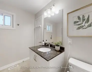 19 LANG Rd Thornlea, Markham 4 beds 4 baths 2 garage $1.699M