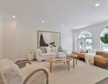 2 Mumberson Crt <a href='https://luckyalan.com/community.php?community=Markham:Cachet'>Cachet, Markham</a> 5 beds 8 baths 3 garage $2.688M