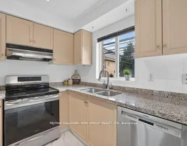 108 Hollandview Trl Bayview Wellington, Aurora 3 beds 3 baths 1 garage $960K
