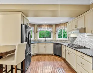 82 Baywell Cres Bayview Wellington, Aurora 3 beds 3 baths 1 garage $815K