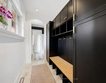 3 Muzzo Crt <a href='https://luckyalan.com/community.php?community=Vaughan:East Woodbridge'>East Woodbridge, Vaughan</a> 4 beds 4 baths 2 garage $1.3M
