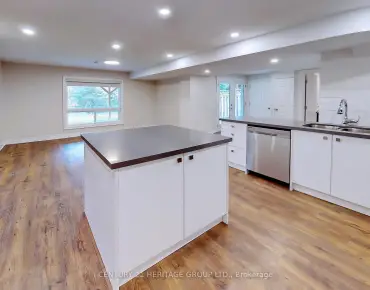 
Axminster  <a href='https://luckyalan.com/community.php?community=Richmond Hill:Crosby'>Crosby, Richmond Hill</a> 3 beds 2 baths  garage $960K