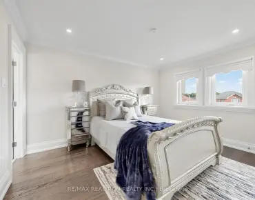 8 Bristlewood Cres <a href='https://luckyalan.com/community.php?community=Vaughan:Patterson'>Patterson, Vaughan</a> 3 beds 3 baths 1 garage $1.4M