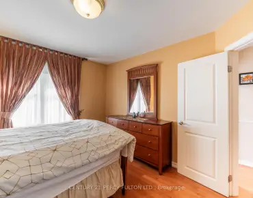 
58 Massachusetts Ln <a href='https://luckyalan.com/community.php?community=Markham:Wismer'>Wismer, Markham</a> 3 beds 3 baths 1 garage $899.99K