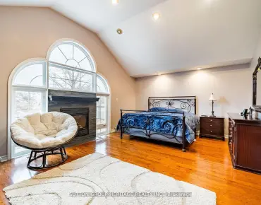 8 Arthur Plaxon Way <a href='https://luckyalan.com/community.php?community=Markham:Greensborough'>Greensborough, Markham</a> 3 beds 3 baths 1 garage $768.99K