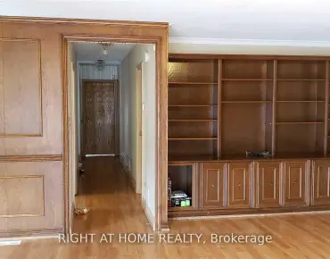 
35 Royal Orchard Blvd <a href='https://luckyalan.com/community.php?community=Markham:Royal Orchard'>Royal Orchard, Markham</a> 3 beds 2 baths 1 garage $1.288M