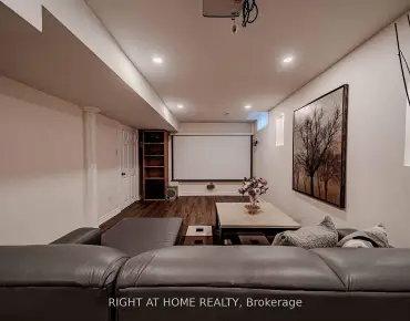 
54 National Pine Dr <a href='https://luckyalan.com/community.php?community=Vaughan:Vellore Village'>Vellore Village, Vaughan</a> 3 beds 3 baths 1 garage $998K