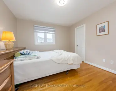 
380 Browndale Cres <a href='https://luckyalan.com/community.php?community=Richmond Hill:Crosby'>Crosby, Richmond Hill</a> 3 beds 2 baths  garage $828K