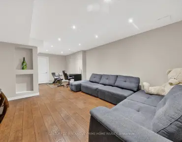 76 Anita Dr <a href='https://luckyalan.com/community.php?community=Markham:Village Green-South Unionville'>Village Green-South Unionville, Markham</a> 3 beds 4 baths 1 garage $998K

