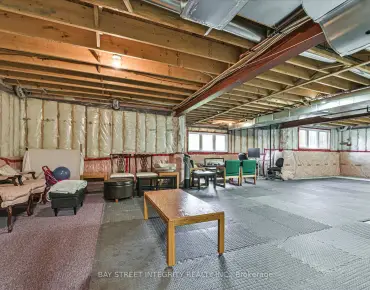 157 Anna Russell Way <a href='https://luckyalan.com/community.php?community=Markham:Unionville'>Unionville, Markham</a> 4 beds 4 baths 1 garage $1.545M