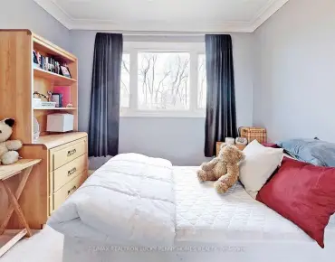 
7602 Reesor Rd Cedar Grove, Markham 1 beds 5 baths  garage $1.968M
