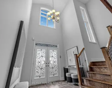 9136 Bathurst St <a href='https://luckyalan.com/community.php?community=Vaughan:Patterson'>Patterson, Vaughan</a> 3 beds 3 baths 1 garage $999K