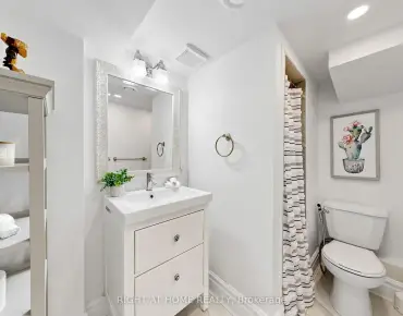16 Muzzo Crt <a href='https://luckyalan.com/community.php?community=Vaughan:East Woodbridge'>East Woodbridge, Vaughan</a> 4 beds 3 baths 2 garage $1.119M