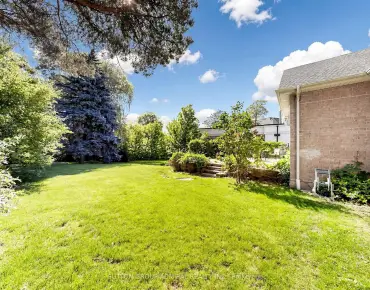 8312 Kipling Ave <a href='https://luckyalan.com/community.php?community=Vaughan:West Woodbridge'>West Woodbridge, Vaughan</a> 3 beds 3 baths garage $724.999K