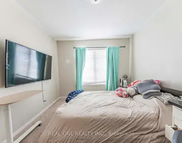 
40 Sisman Ave Aurora Highlands, Aurora 3 beds 3 baths 2 garage $1.288M