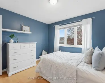 59 Dawlish Ave Aurora Highlands, Aurora 4 beds 4 baths 2 garage $1.3M