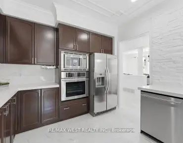 
Farrell Rd <a href='https://luckyalan.com/community.php?community=Vaughan:Patterson'>Patterson, Vaughan</a> 4 beds 5 baths 2 garage $2.188M