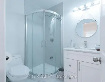 
82 Lund St <a href='https://luckyalan.com/community.php?community=Richmond Hill:North Richvale'>North Richvale, Richmond Hill</a> 3 beds 3 baths 1 garage $899K