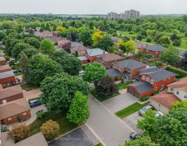 4 McPhail Crt <a href='https://luckyalan.com/community.php?community=Markham:Buttonville'>Buttonville, Markham</a> 4 beds 4 baths 2 garage $1.78M