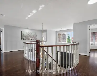 60 Harmony Rd <a href='https://luckyalan.com/community.php?community=Vaughan:Patterson'>Patterson, Vaughan</a> 3 beds 3 baths 1 garage $999K