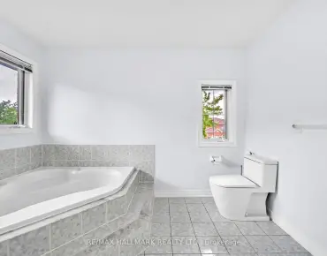 
72 Walmer Rd <a href='https://luckyalan.com/community.php?community=Richmond Hill:North Richvale'>North Richvale, Richmond Hill</a> 3 beds 3 baths 1 garage $1.899M