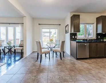 
223 Emma Broadbent Crt Woodland Hill, Newmarket 3 beds 3 baths 2 garage $1.12M
