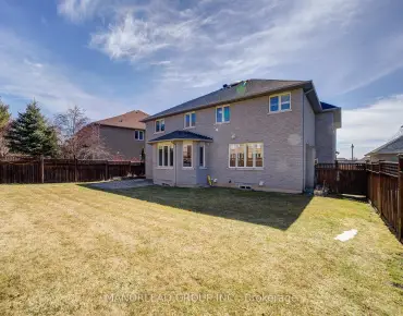 82 Colesbrook Rd <a href='https://luckyalan.com/community.php?community=Richmond Hill:Westbrook'>Westbrook, Richmond Hill</a> 3 beds 3 baths 1 garage $1.08M