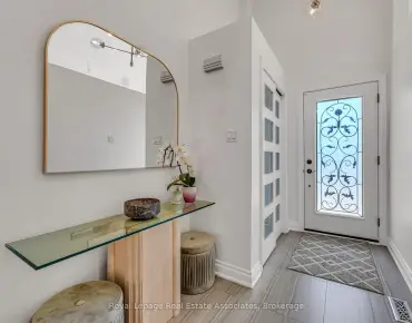 119 Chancellor Dr <a href='https://luckyalan.com/community.php?community=Vaughan:East Woodbridge'>East Woodbridge, Vaughan</a> 4 beds 3 baths 2 garage $1.599M