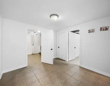 68 Denton Circ <a href='https://luckyalan.com/community.php?community=Vaughan:Maple'>Maple, Vaughan</a> 3 beds 4 baths 1 garage $960K