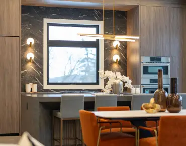17 Connor Dr Rural Whitchurch-Stouffville - 4 睡房 7 卫生间 3 车位叫价2580000加元